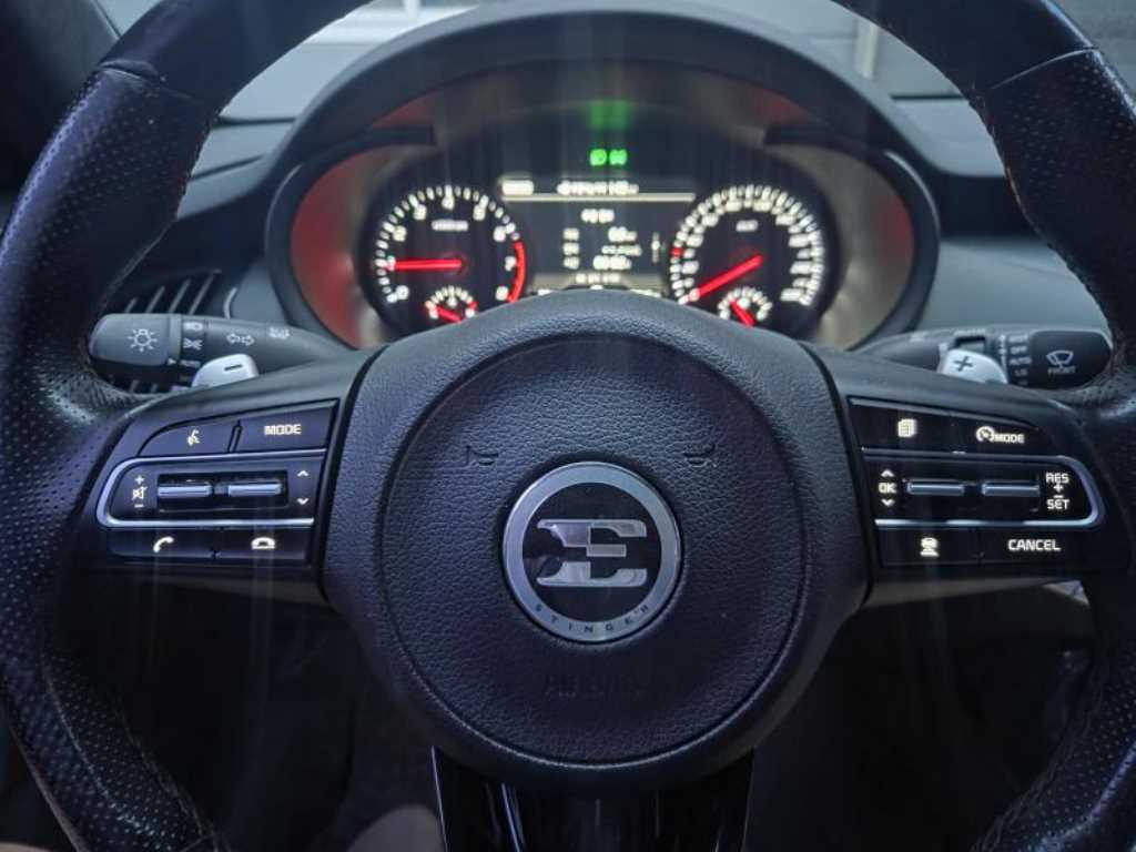 KIA Stinger - Vista 4