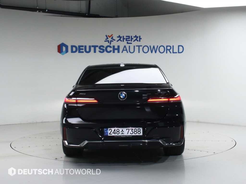 BMW 7 Series - Vista 4
