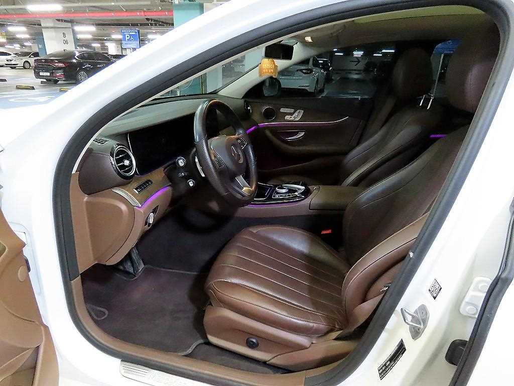 Mercedes Benz E class - Vista 6
