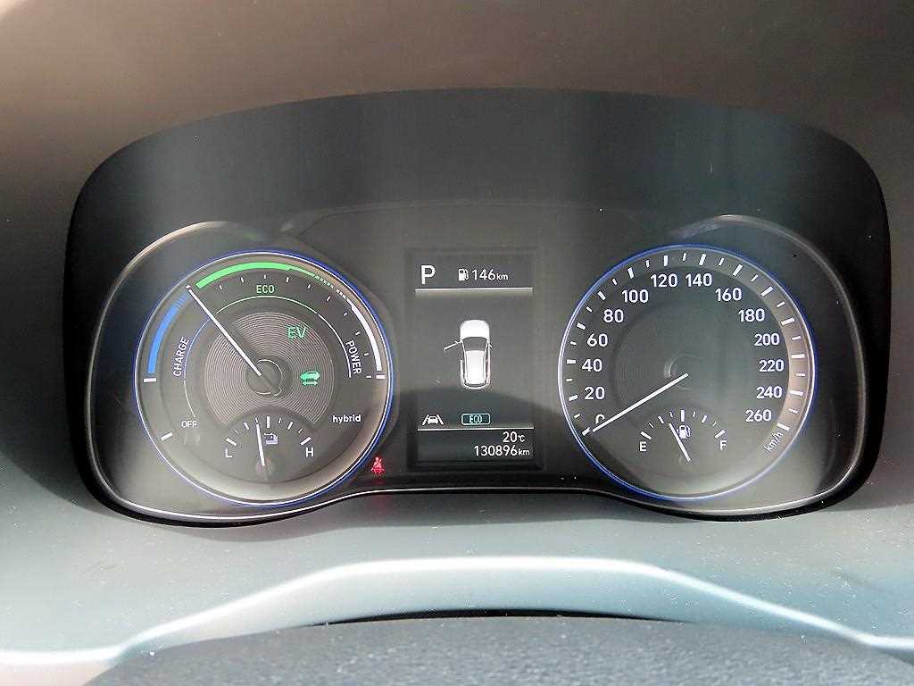 HYUNDAI Kona - Vista 9