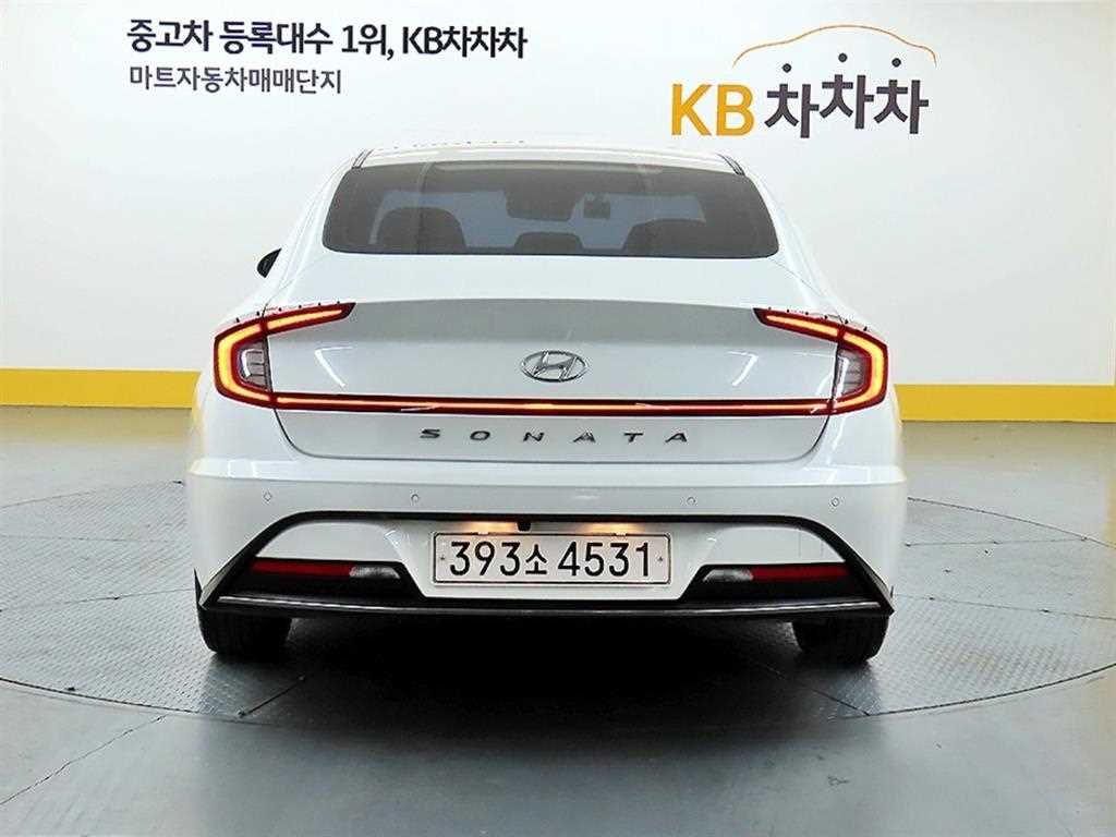 HYUNDAI Sonata - Vista 3