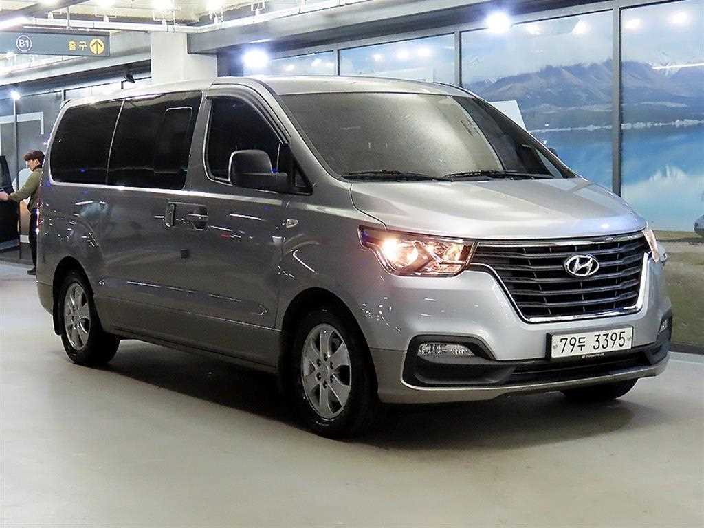 HYUNDAI Starex 2019 Gris - Importación desde Corea - HF Imports Iquique - Foto 1