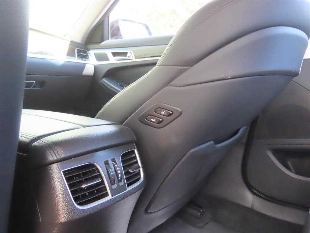 Genesis G80 - Vista 7