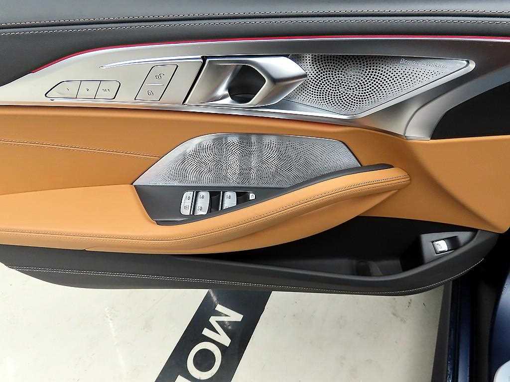 BMW 8 Series - Vista 11