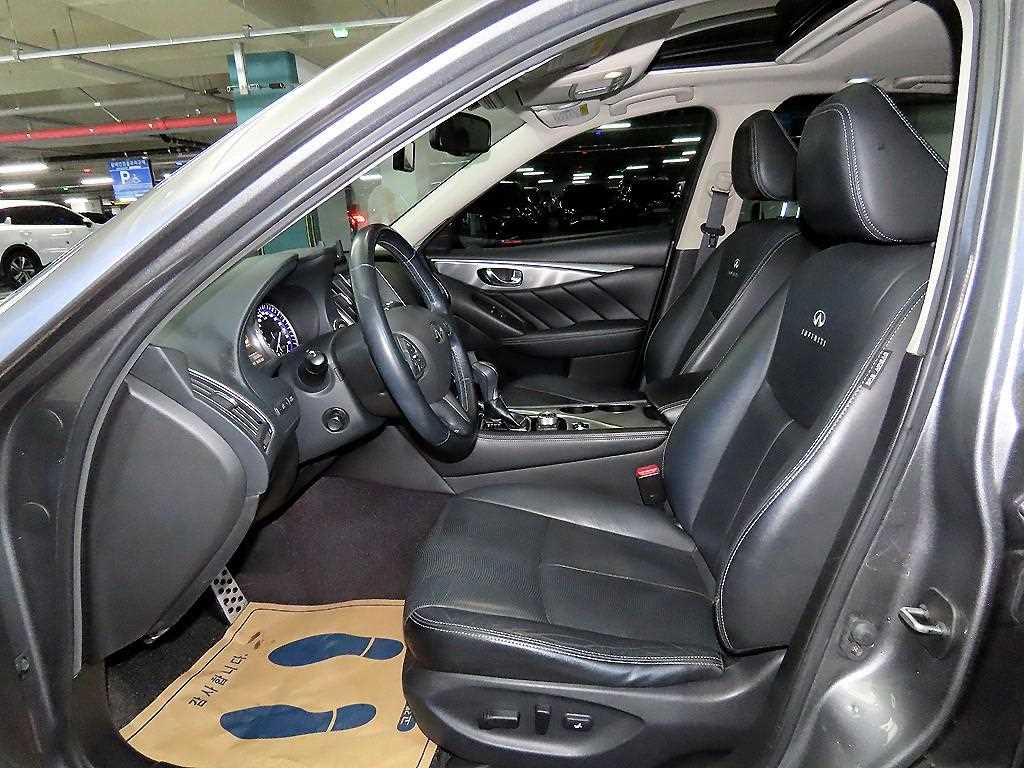 Infiniti Q - Vista 6