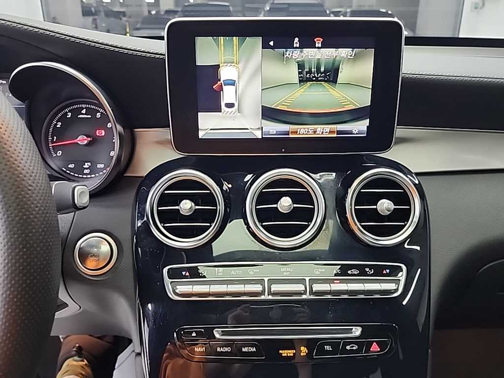 Mercedes Benz GLC Class - Vista 10