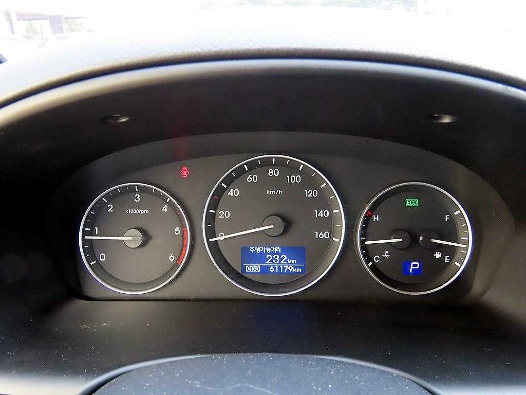 HYUNDAI Starex - Vista 10
