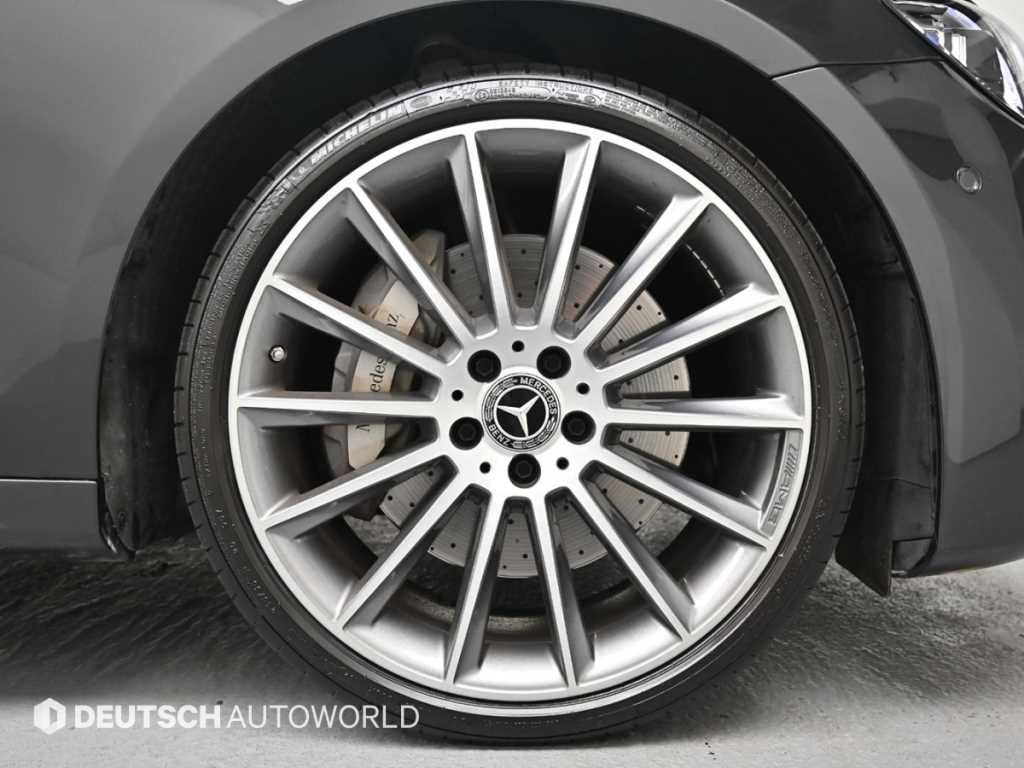 Mercedes Benz E class - Vista 5