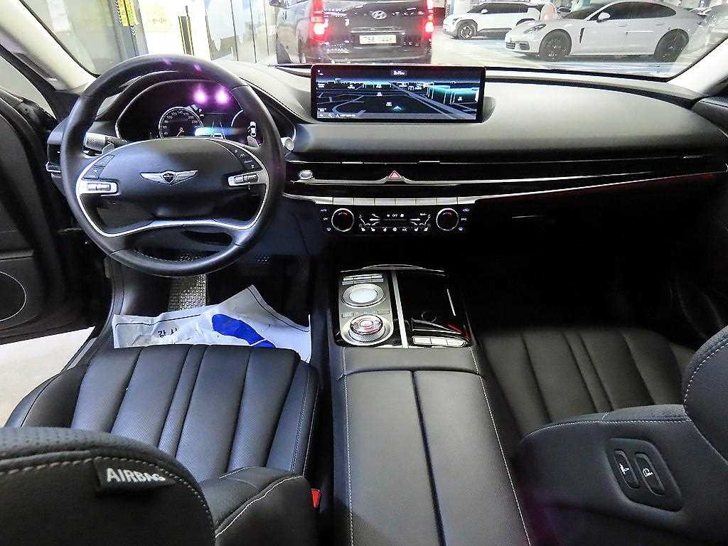 Genesis G80 - Vista 10
