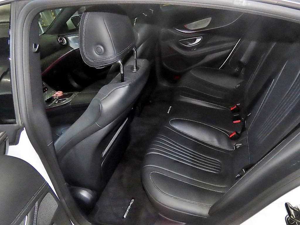 Mercedes Benz CLS Class - Vista 7