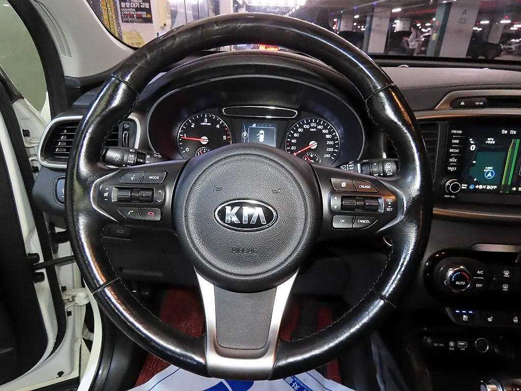 KIA Sorento - Vista 8