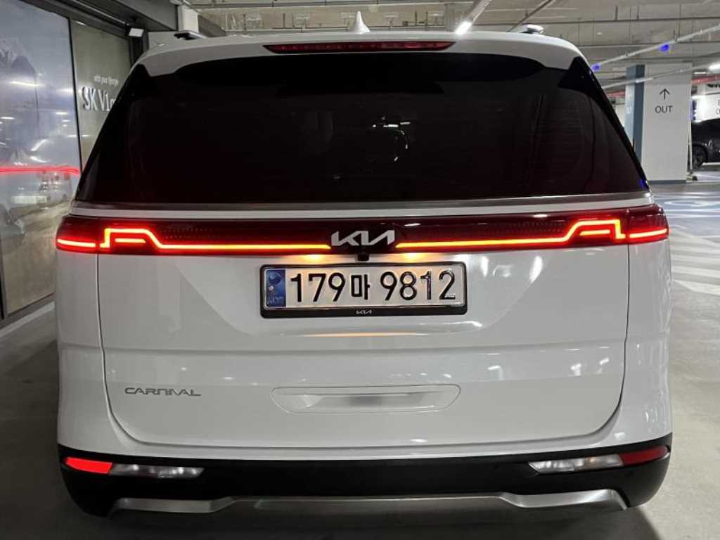 KIA Carnival - Vista 5