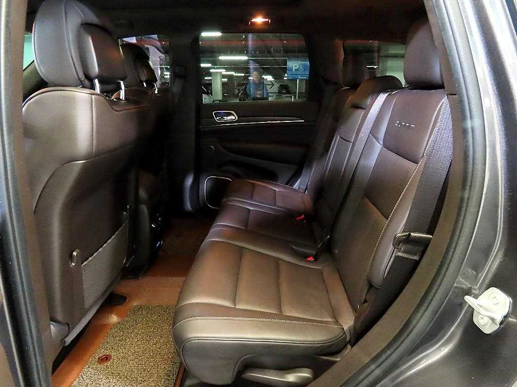 Jeep Cherokee - Vista 7