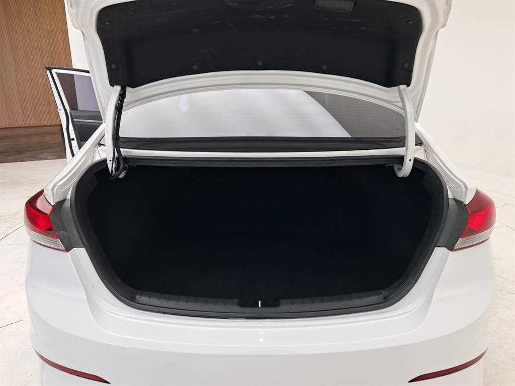 HYUNDAI Avante 2018 Blanco - Importación desde Corea - HF Imports Iquique - Foto 17