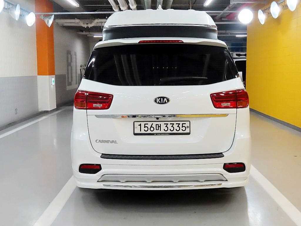 KIA Carnival - Vista 4