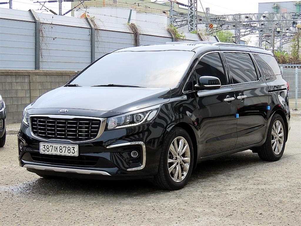 KIA Carnival - Vista 2