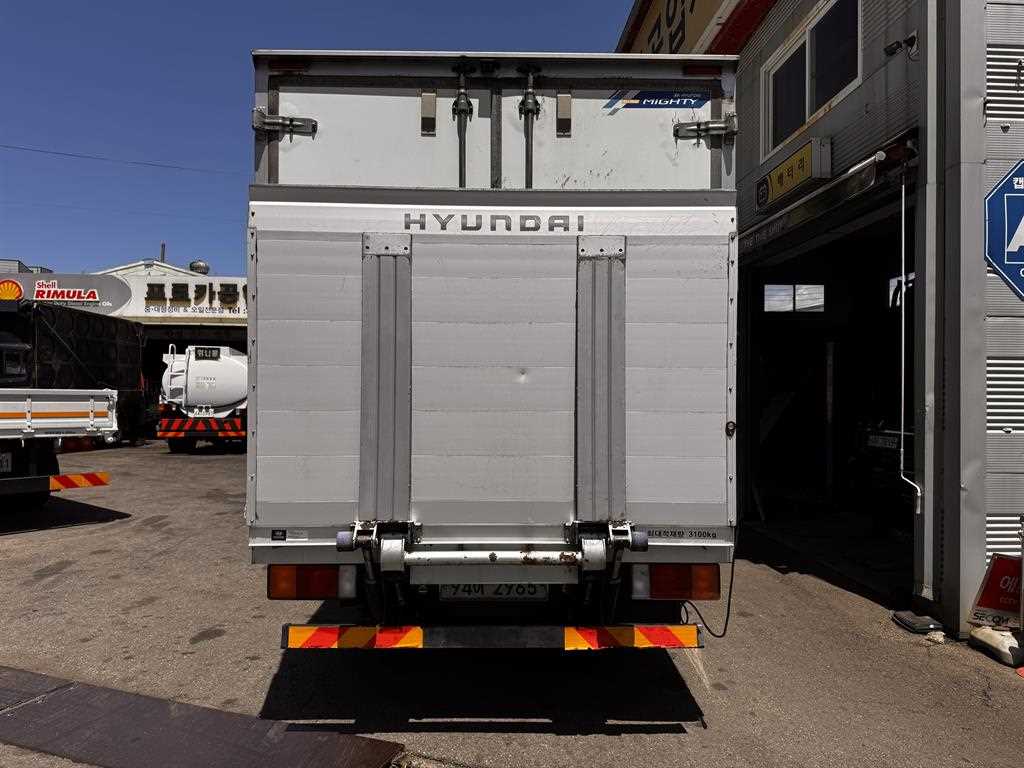 medium and large cargo truck - Vista 5
