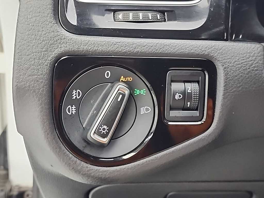Volkswagen Golf 2015 Blanco - Importación desde Corea - HF Imports Iquique - Foto 16