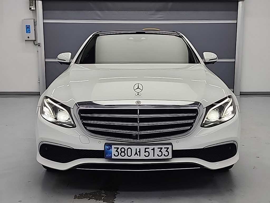 Mercedes Benz E class - Vista 2