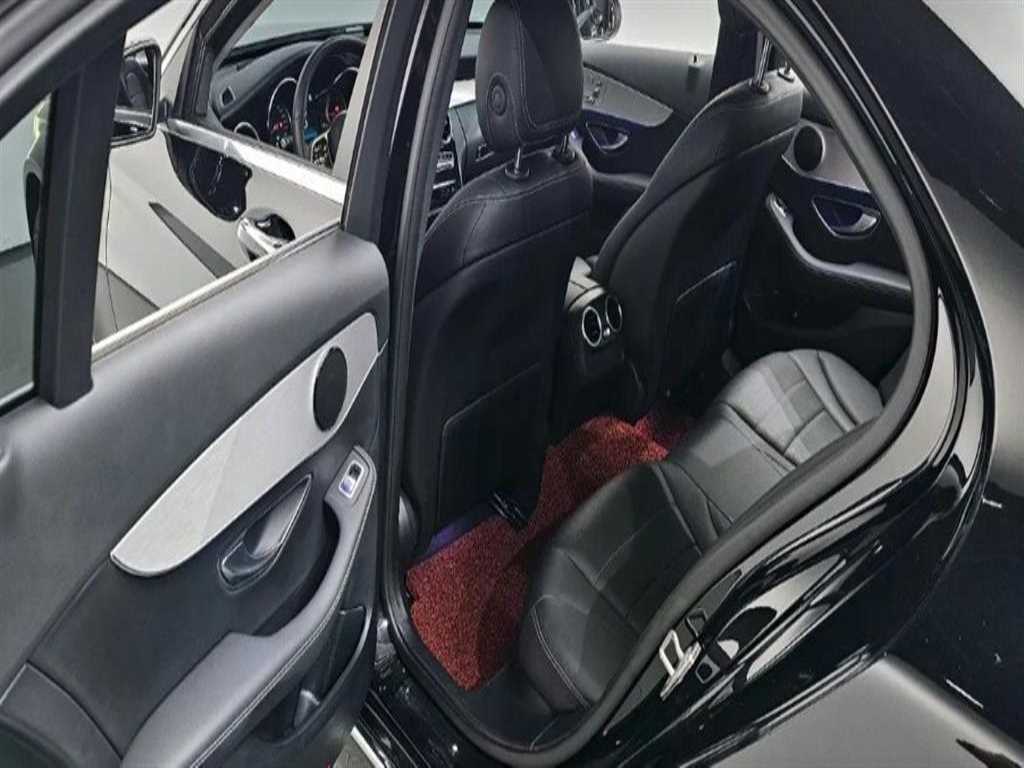 Mercedes Benz C Class - Vista 9