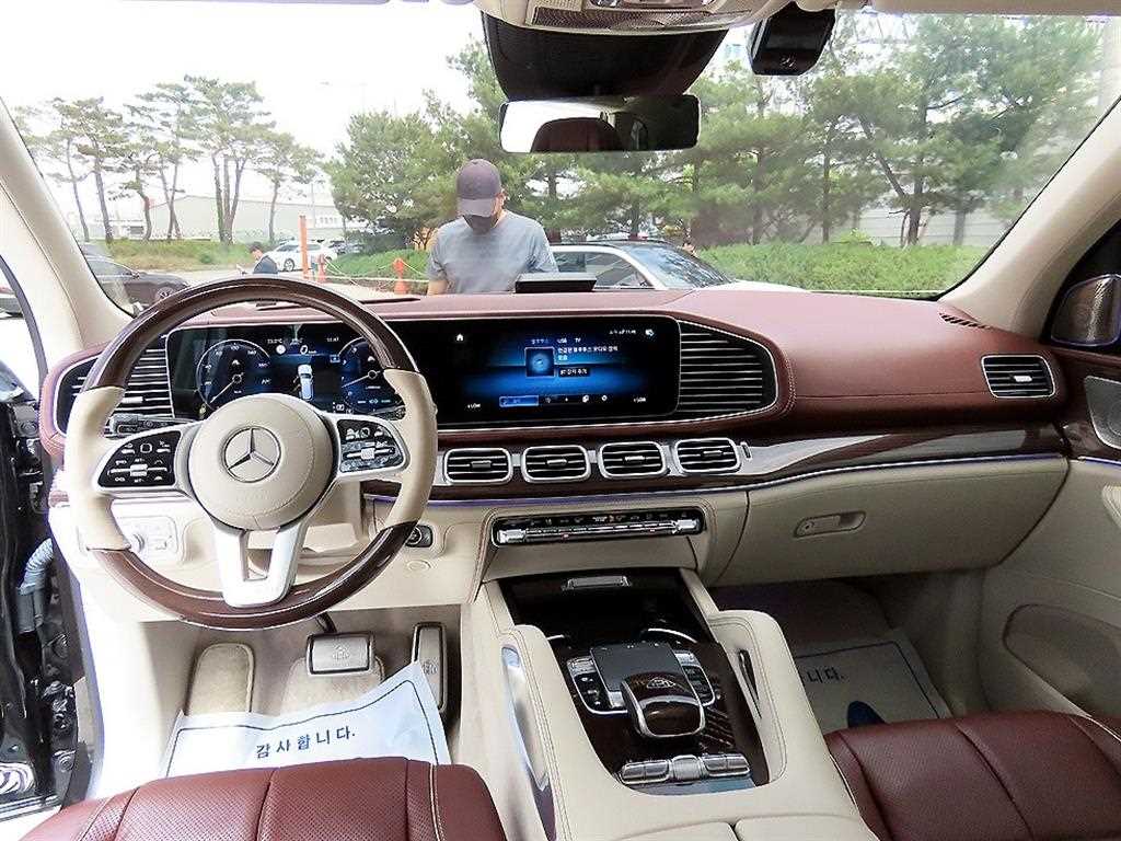 Mercedes Benz GLS Class - Vista 7