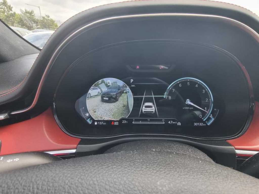 Genesis GV70 - Vista 6