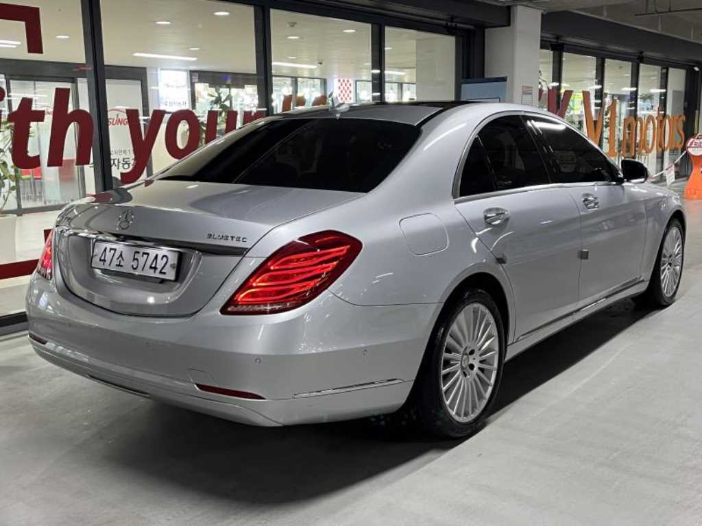 Mercedes Benz S Class - Vista 4