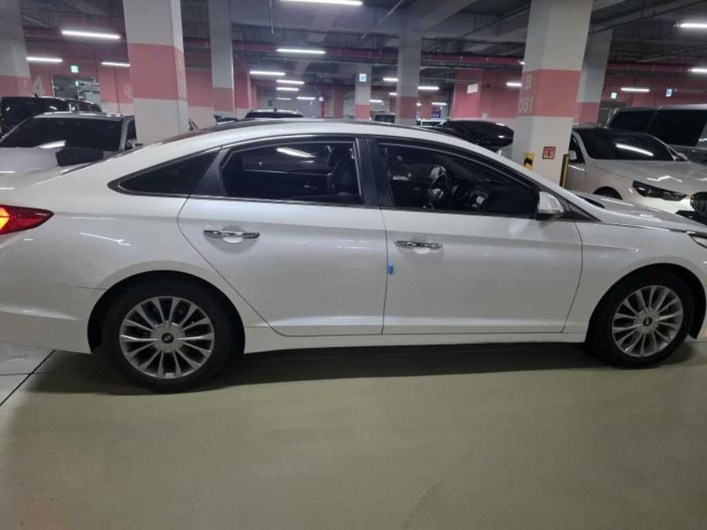 HYUNDAI Sonata - Vista 3