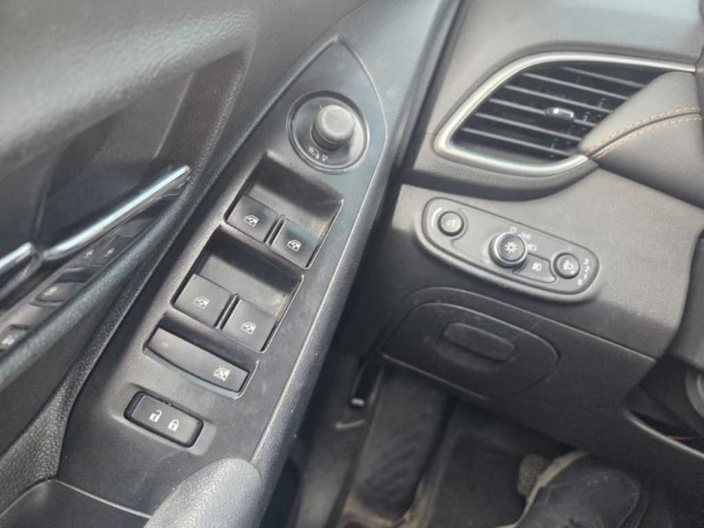 Chevrolet Trax - Vista 7