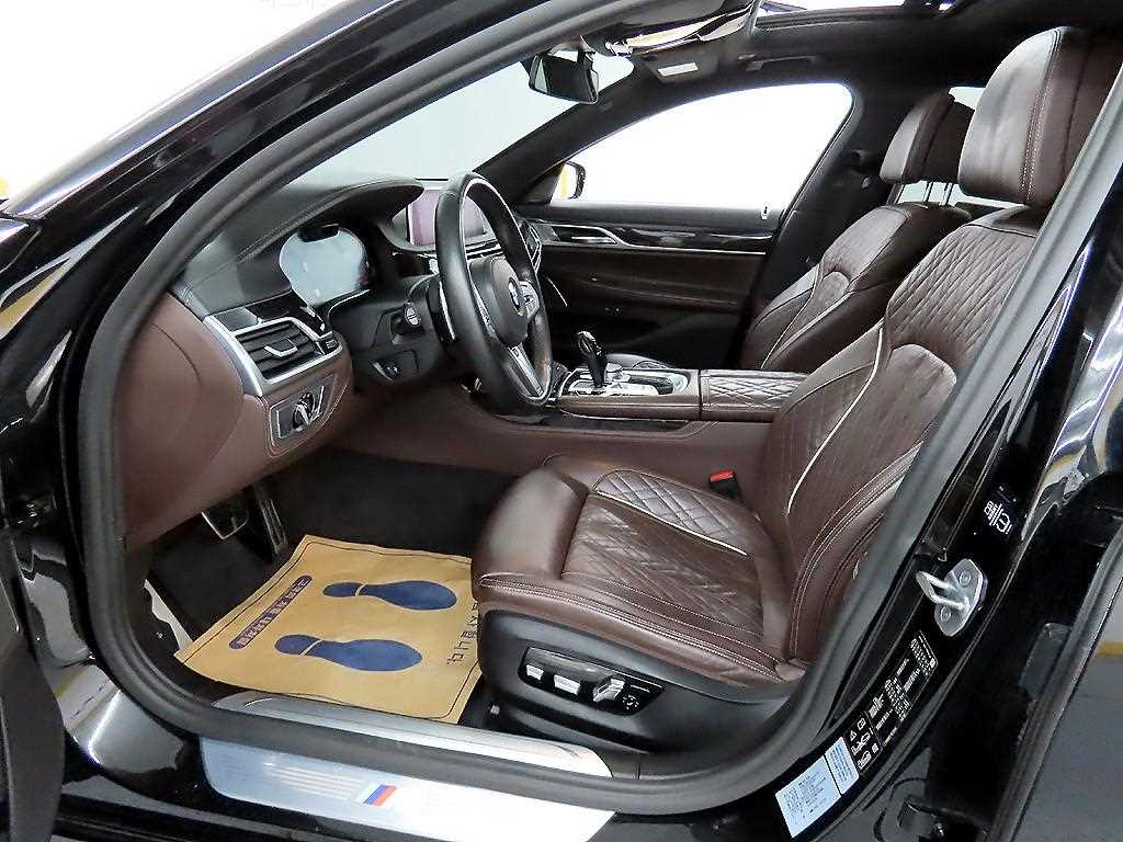 BMW 7 Series - Vista 5