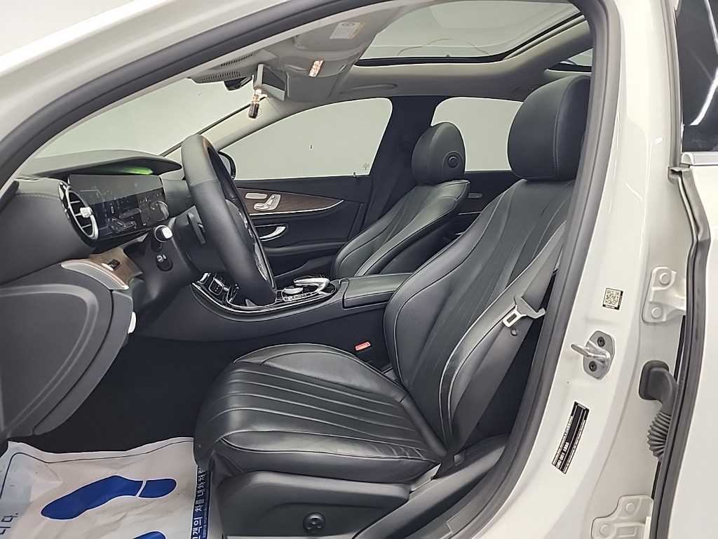 Mercedes Benz E class - Vista 11