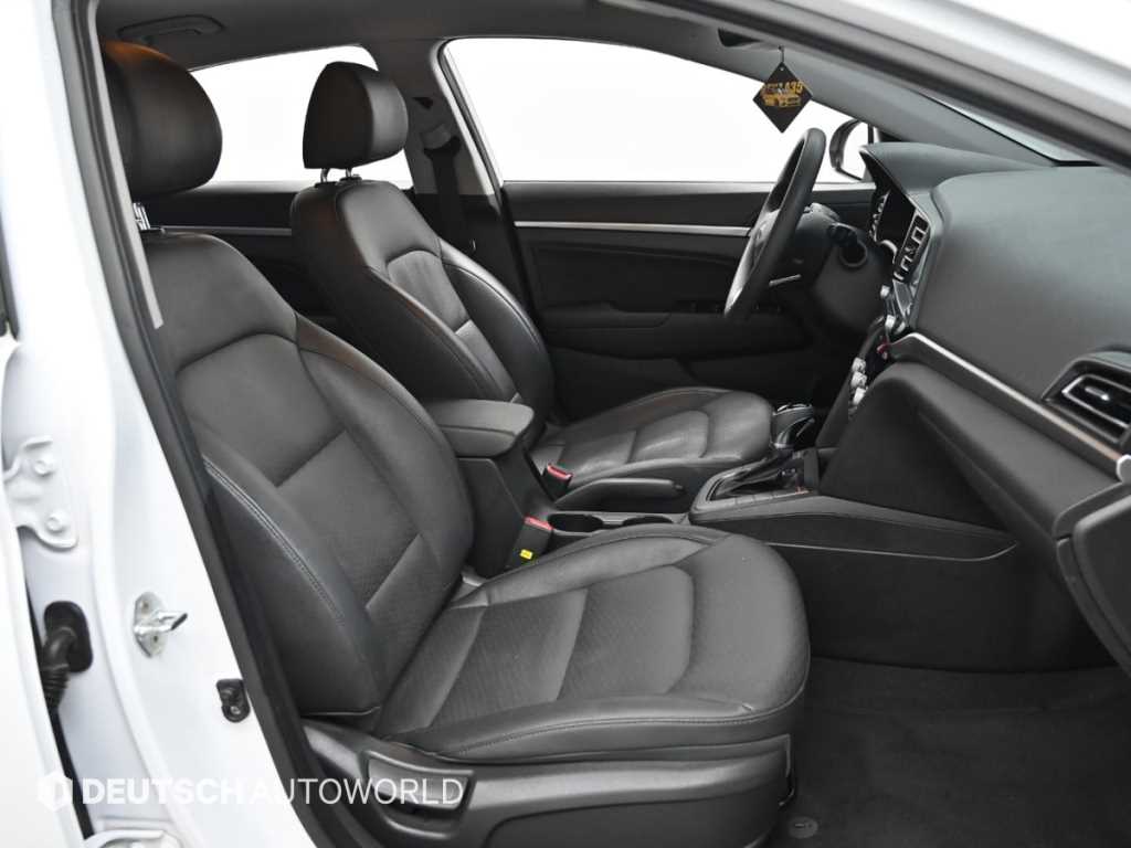 HYUNDAI Avante - Vista 10