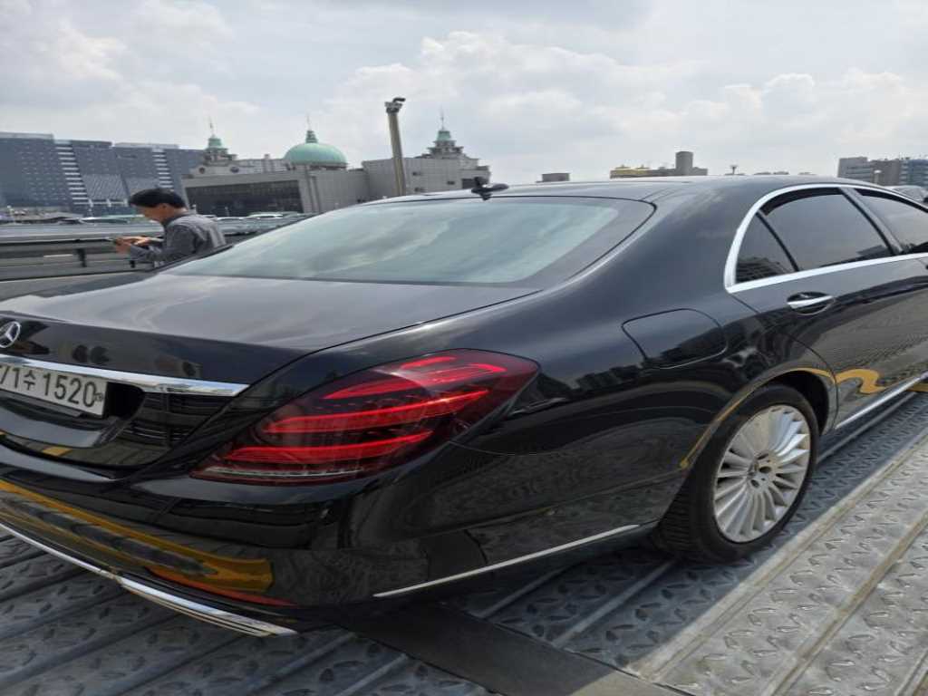 Mercedes Benz S Class - Vista 4