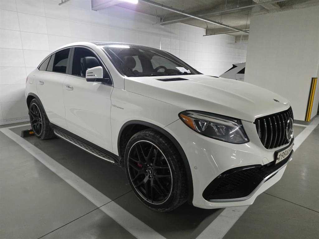 Mercedes Benz GLE Class - Vista 3