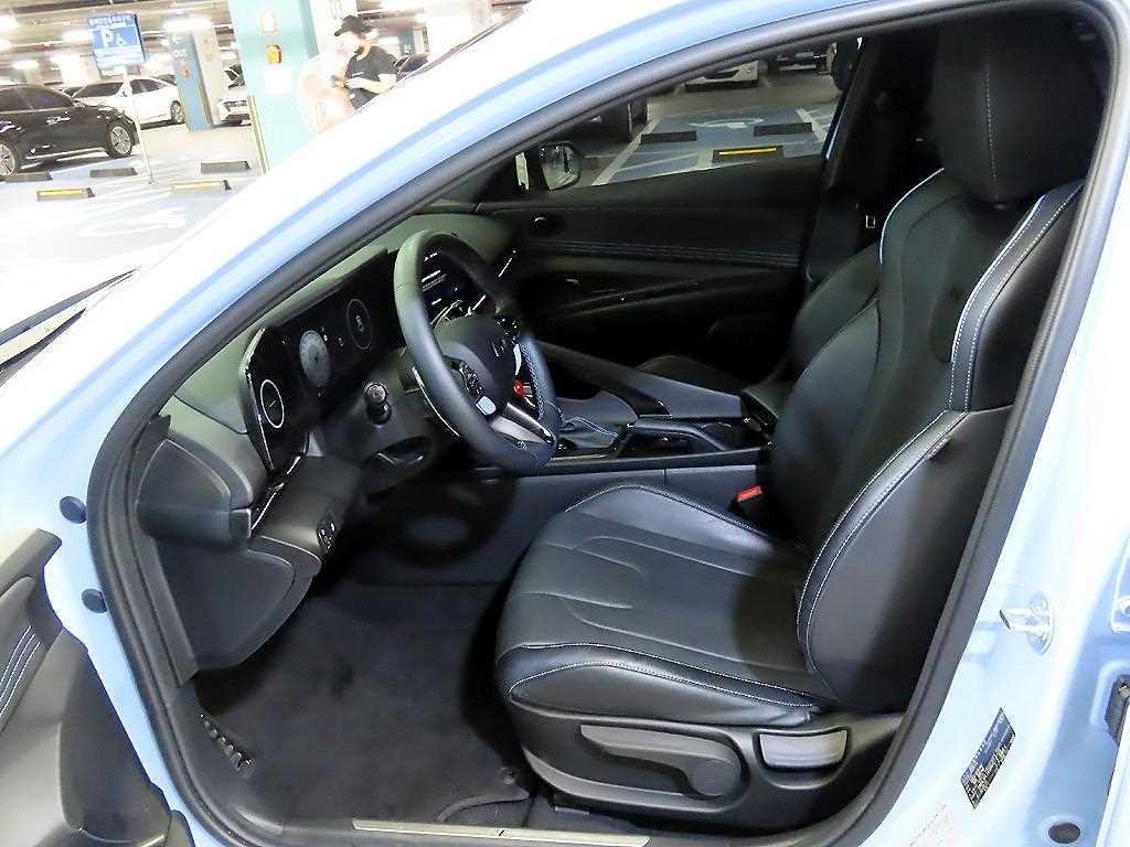 HYUNDAI Avante - Vista 6