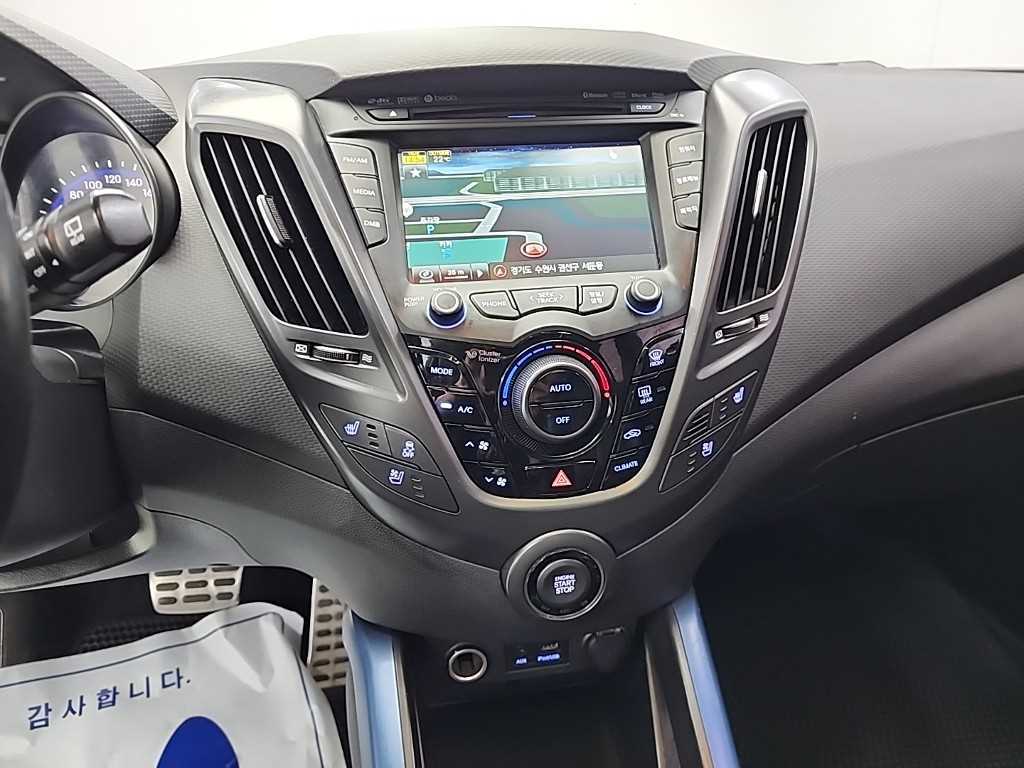 HYUNDAI Veloster - Vista 10
