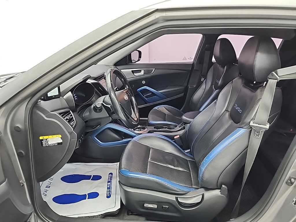 HYUNDAI Veloster - Vista 11