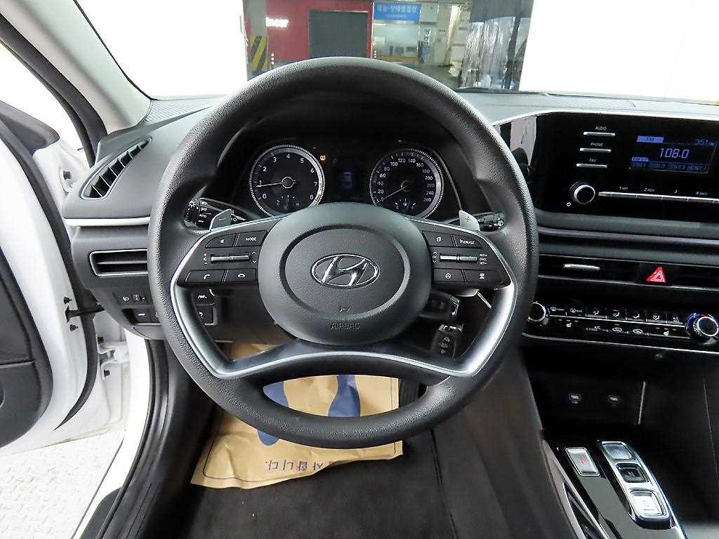 HYUNDAI Sonata - Vista 9