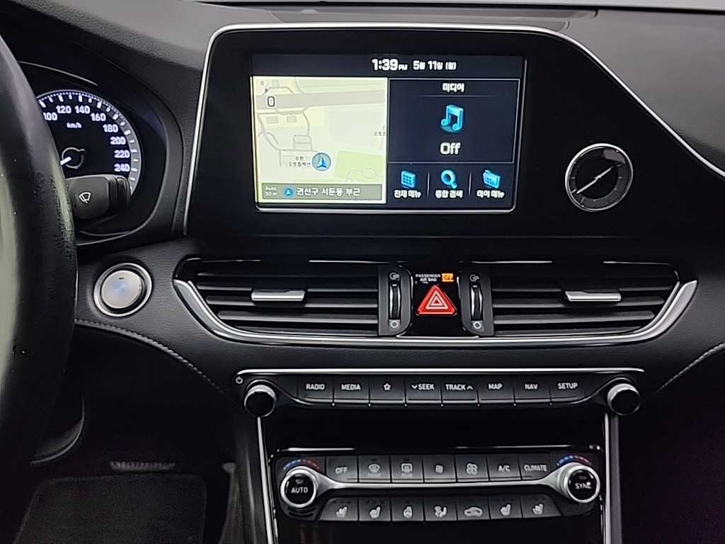 HYUNDAI Grandeur - Vista 10