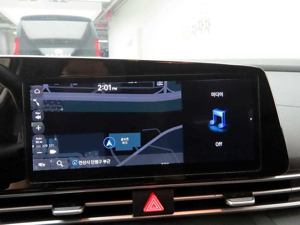 HYUNDAI Avante - Vista 9