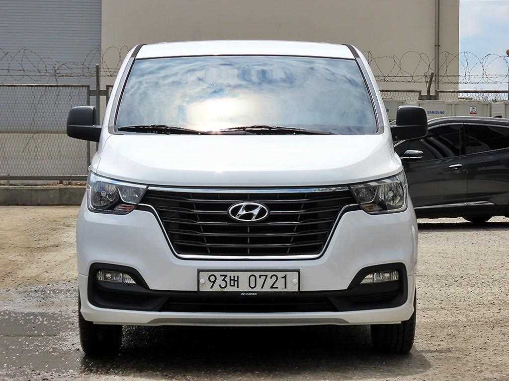 HYUNDAI Starex 2019 Blanco - Importación desde Corea - HF Imports Iquique - Foto 1