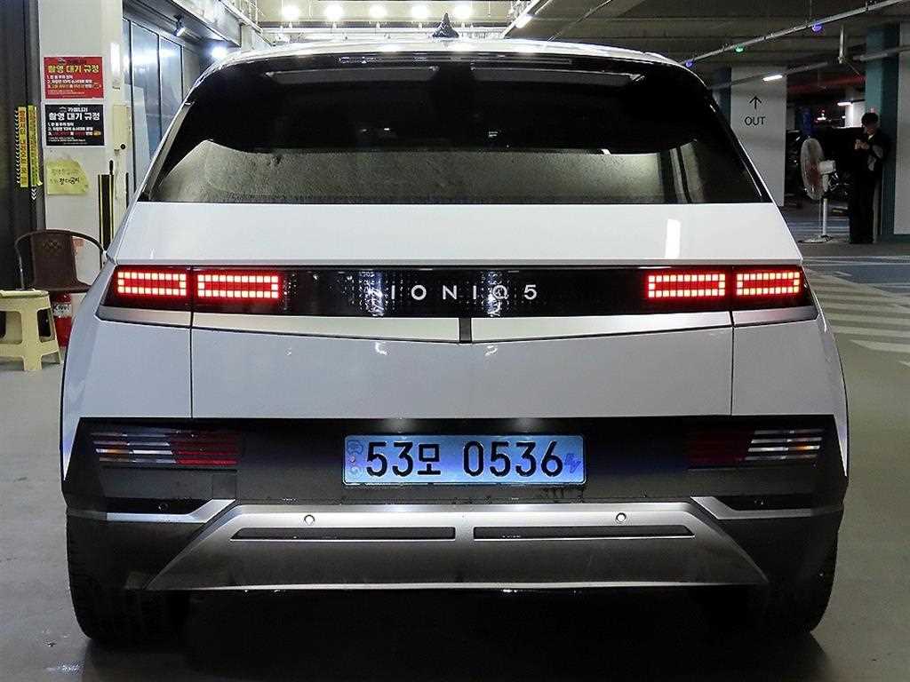 HYUNDAI Ioniq 5 - Vista 5