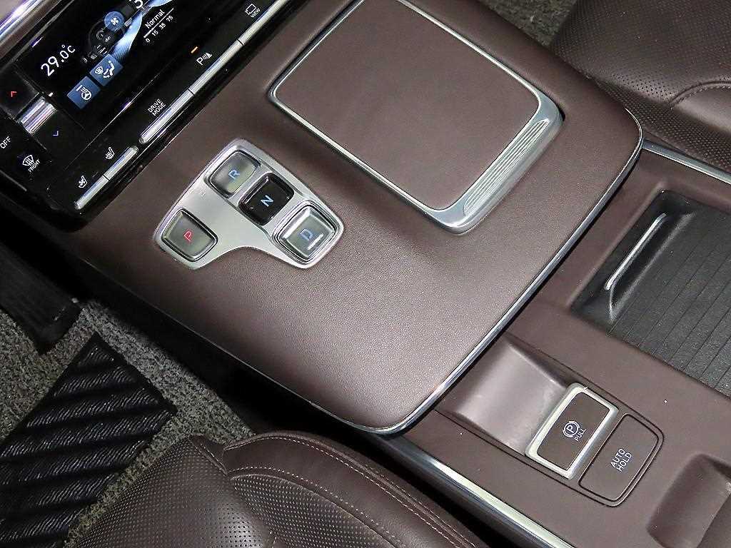 HYUNDAI Grandeur - Vista 12