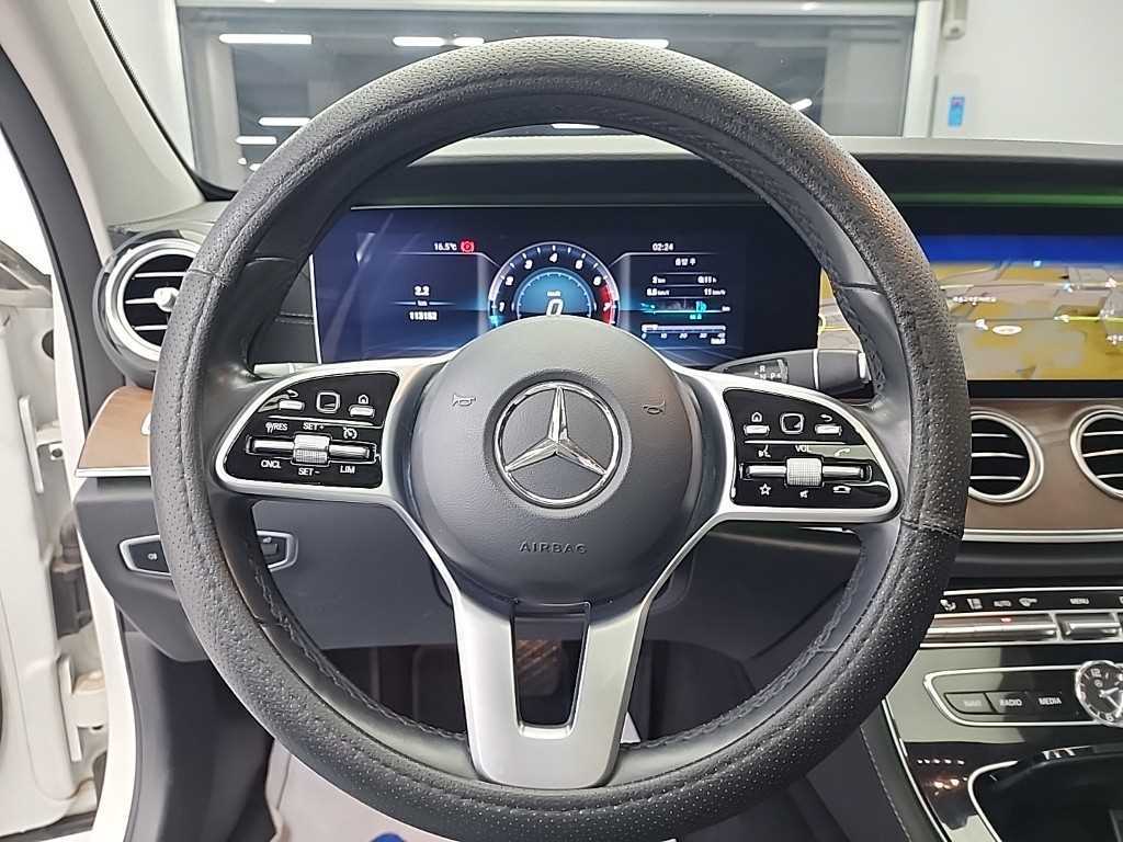 Mercedes Benz E class - Vista 9