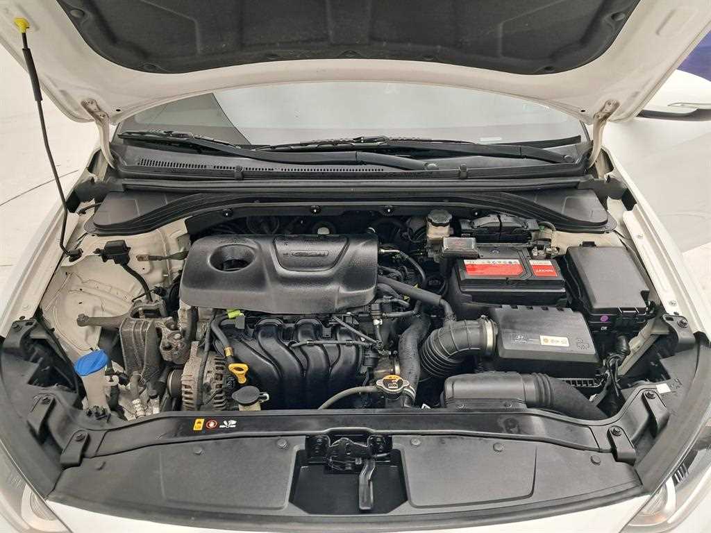 HYUNDAI Avante 2018 Blanco - Importación desde Corea - HF Imports Iquique - Foto 18