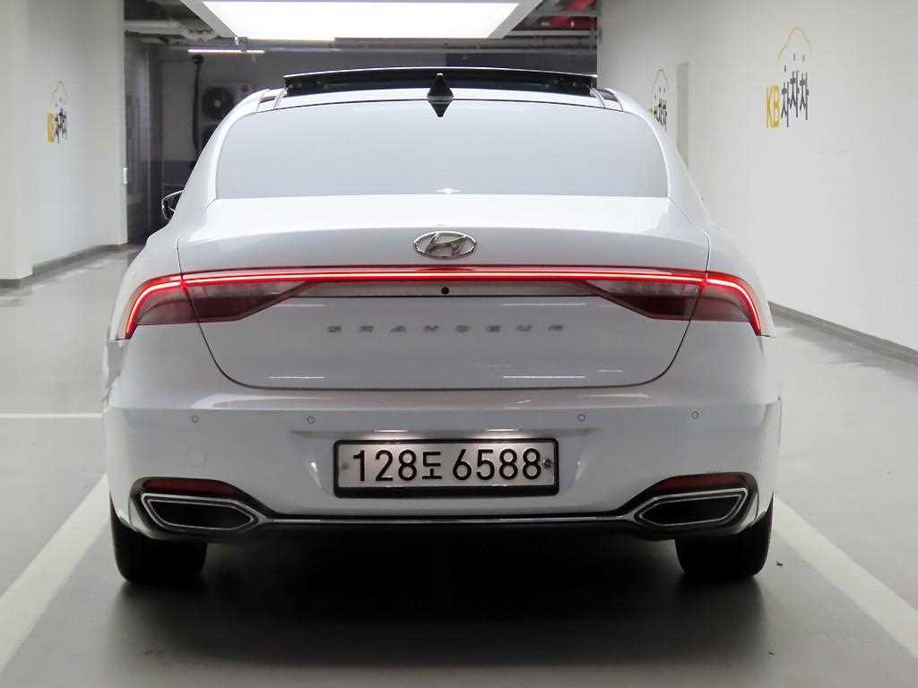HYUNDAI Grandeur - Vista 3