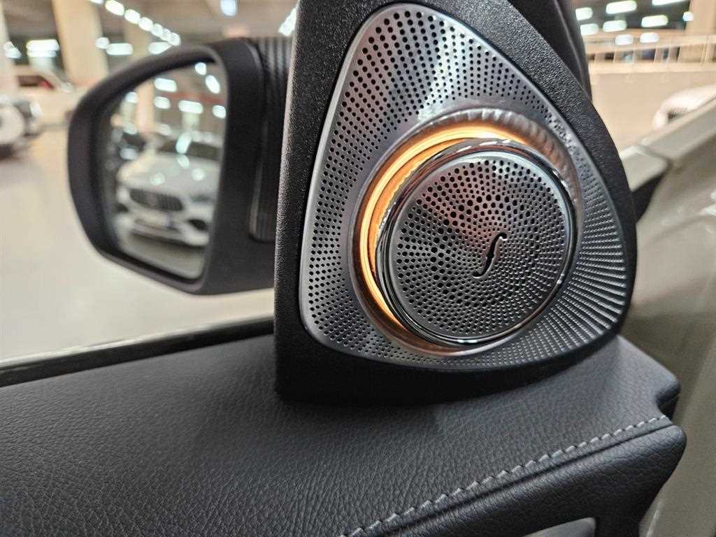 Mercedes Benz GLC Class - Vista 10