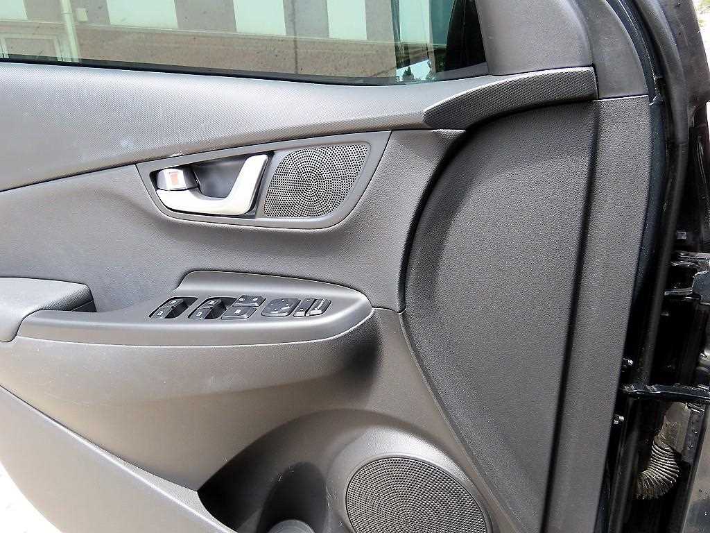 HYUNDAI Kona - Vista 11