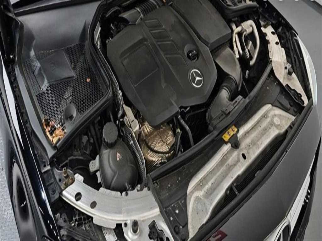 Mercedes Benz C Class - Vista 11