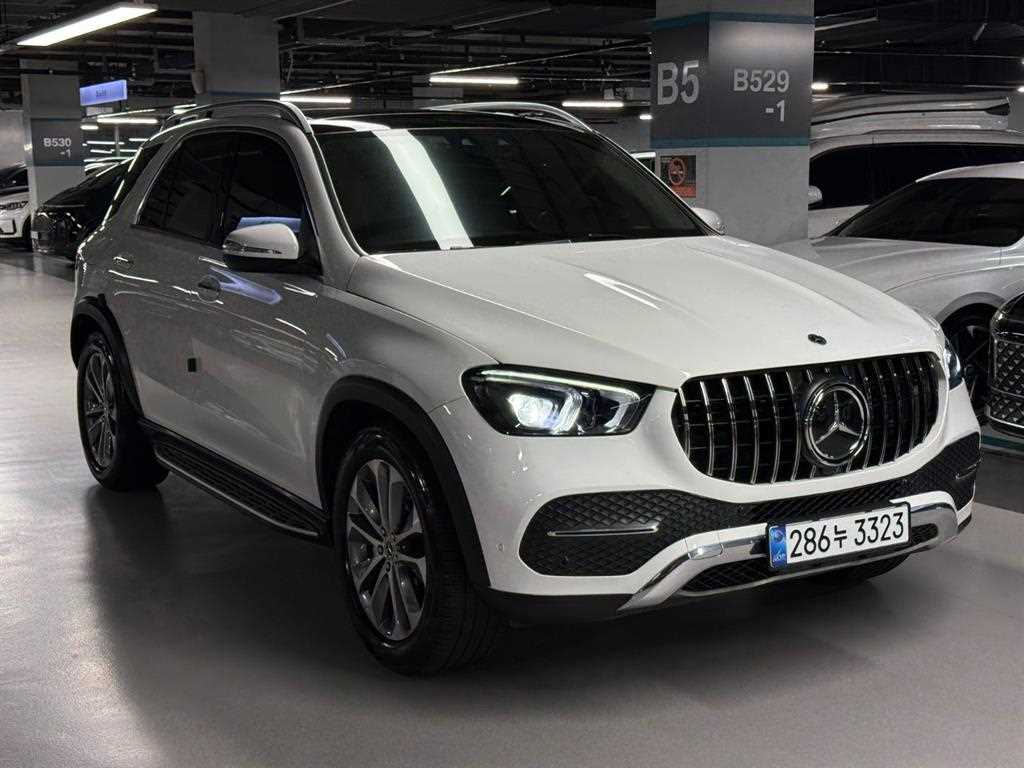 Mercedes Benz GLE Class - Vista 3